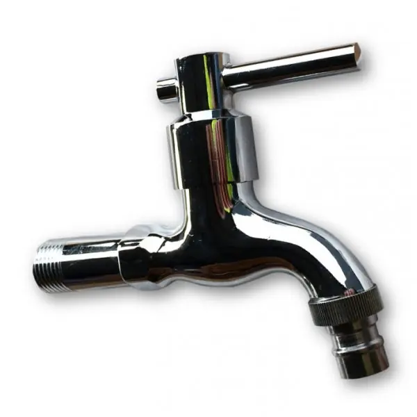 Robinet rince-pied pour douches solaires