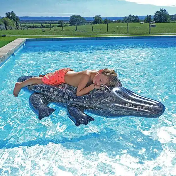 Crocodile gonflable piscine